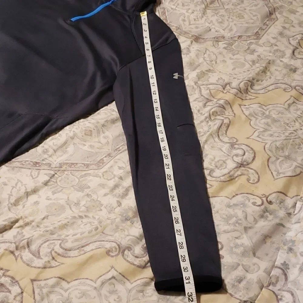 UNDER Armour Cold Gear - Picture 5 of 8